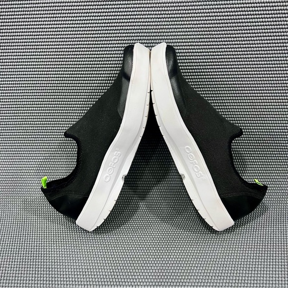OOFOS OOmg eeZee Low Women’s Slip On Recovery Sneakers Size 10 Black White - Picture 6 of 9